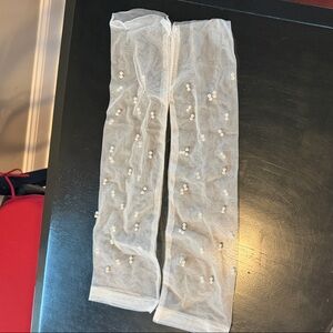 Elegant White Pearl-Embellished Women's Scarf